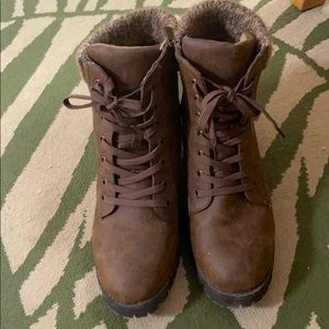 Brown boots- Like new